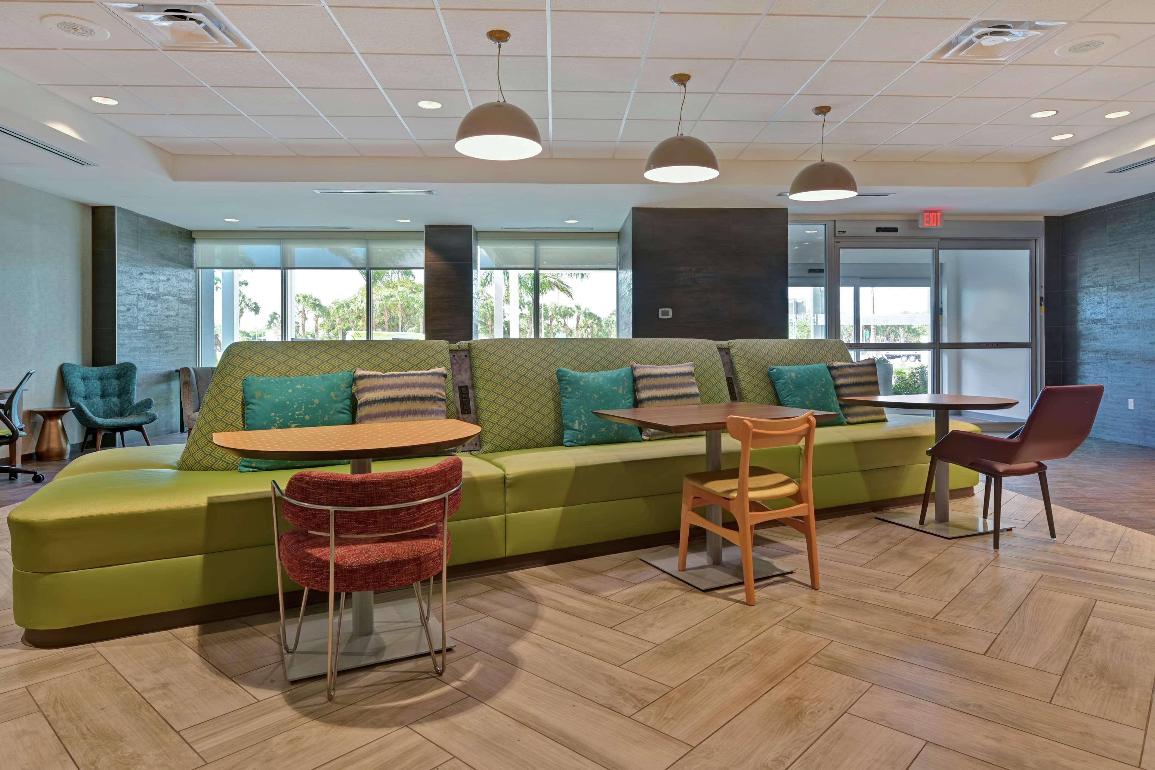 Home2 Suites By Hilton West Palm Beach Airport Cloud Lake Bagian luar foto