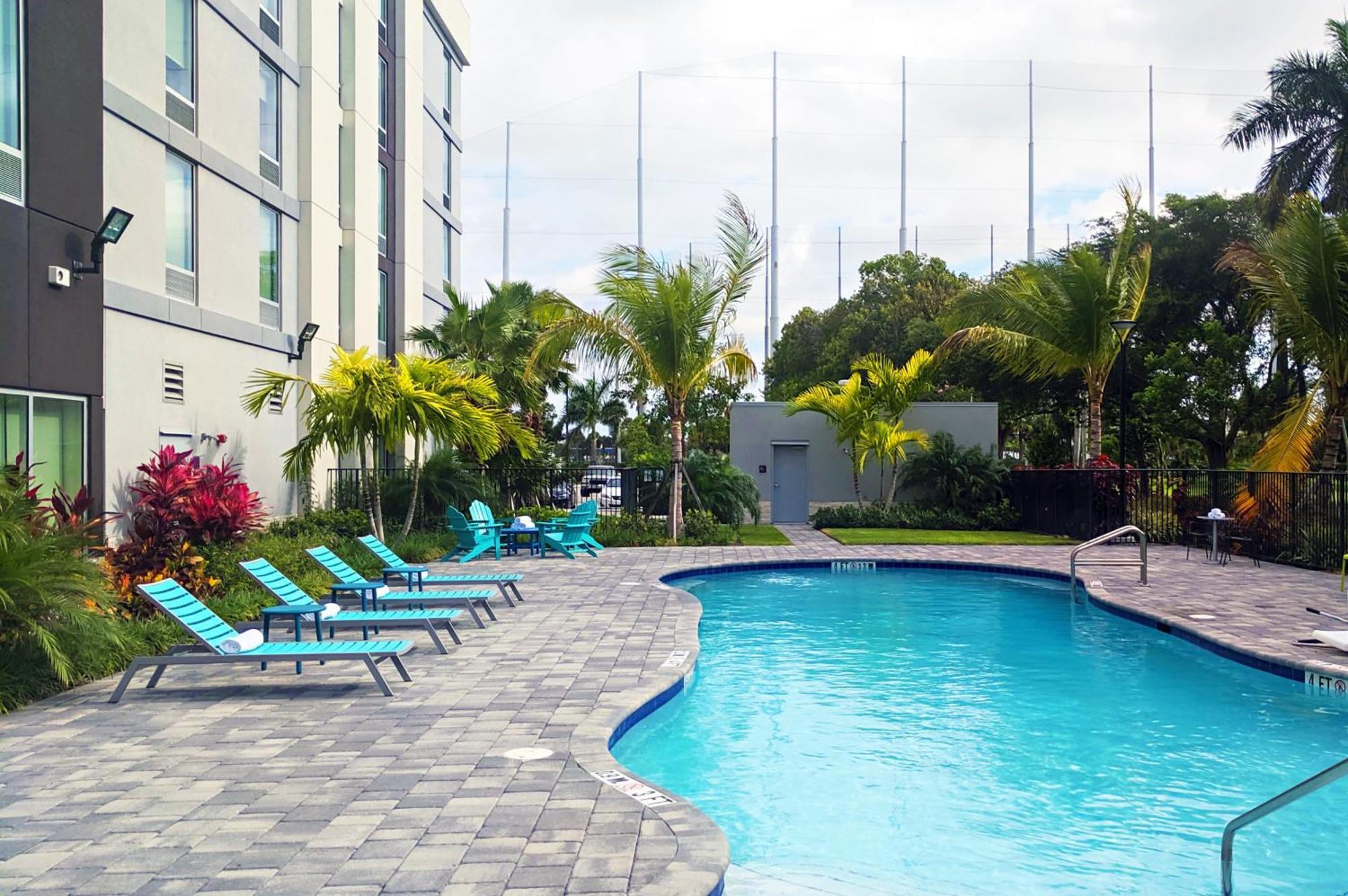 Home2 Suites By Hilton West Palm Beach Airport Cloud Lake Bagian luar foto